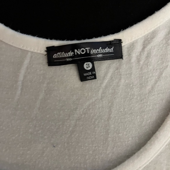 Junior’s Attitude Not Included floral tank with pocket in size 2x - Picture 2 of 9